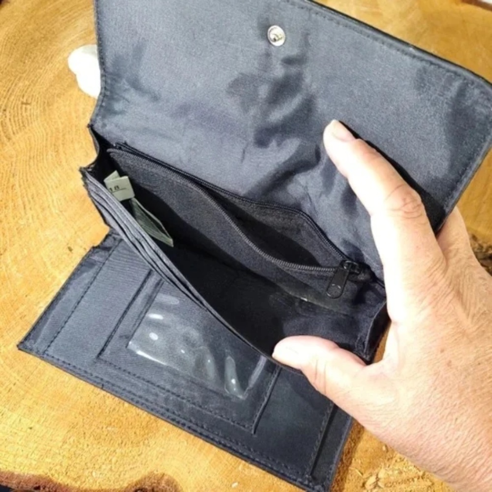 Gorgeous Embossed Pattern Wallet - Picture 4 of 12